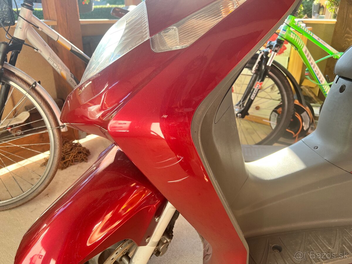 Skúter HONDA DYLAN 150 - 3