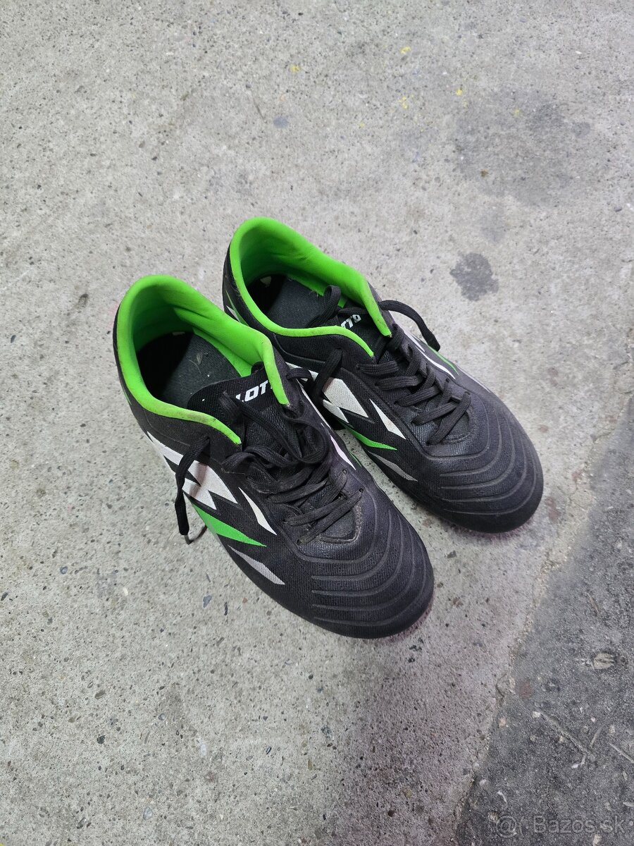 Predám kopačky a halovky - 3