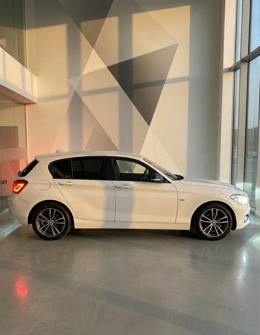 BMW rad 1 118i 2018 Sport line Shadow AT - 3