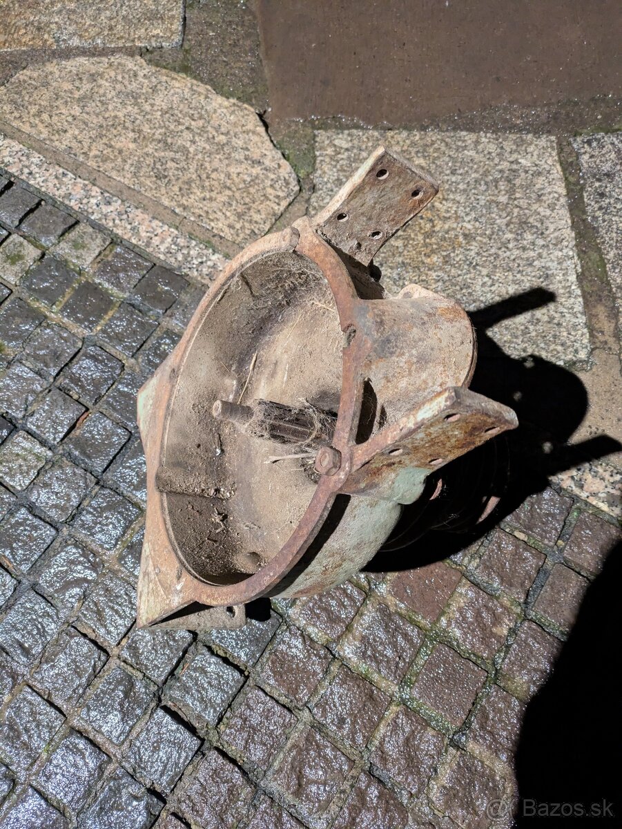 Obal spojky motora - 3