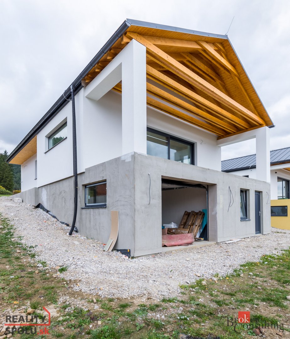 Rodinný dom na predaj - Ružomberok - 3