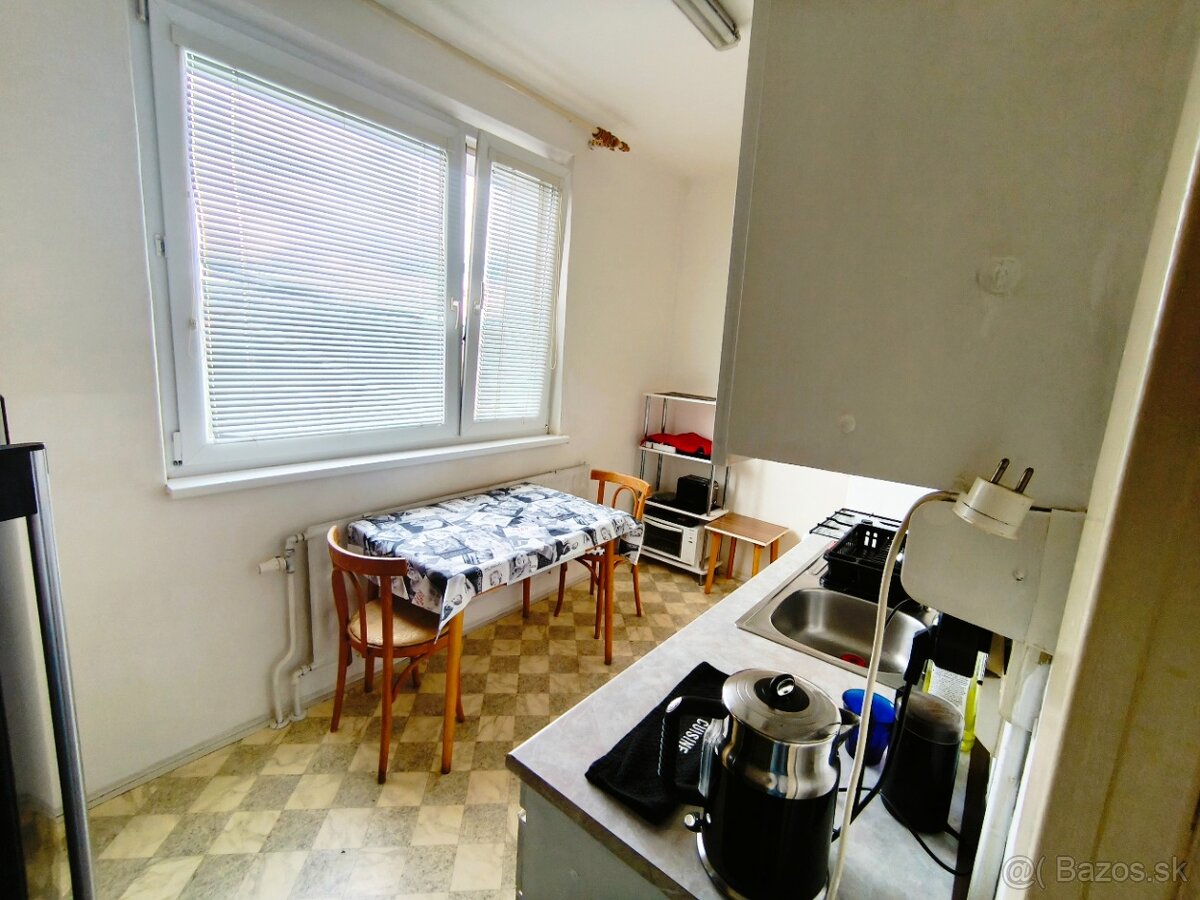 2 - izbový byt v blízkosti centra - ulica Sabinovská - 3
