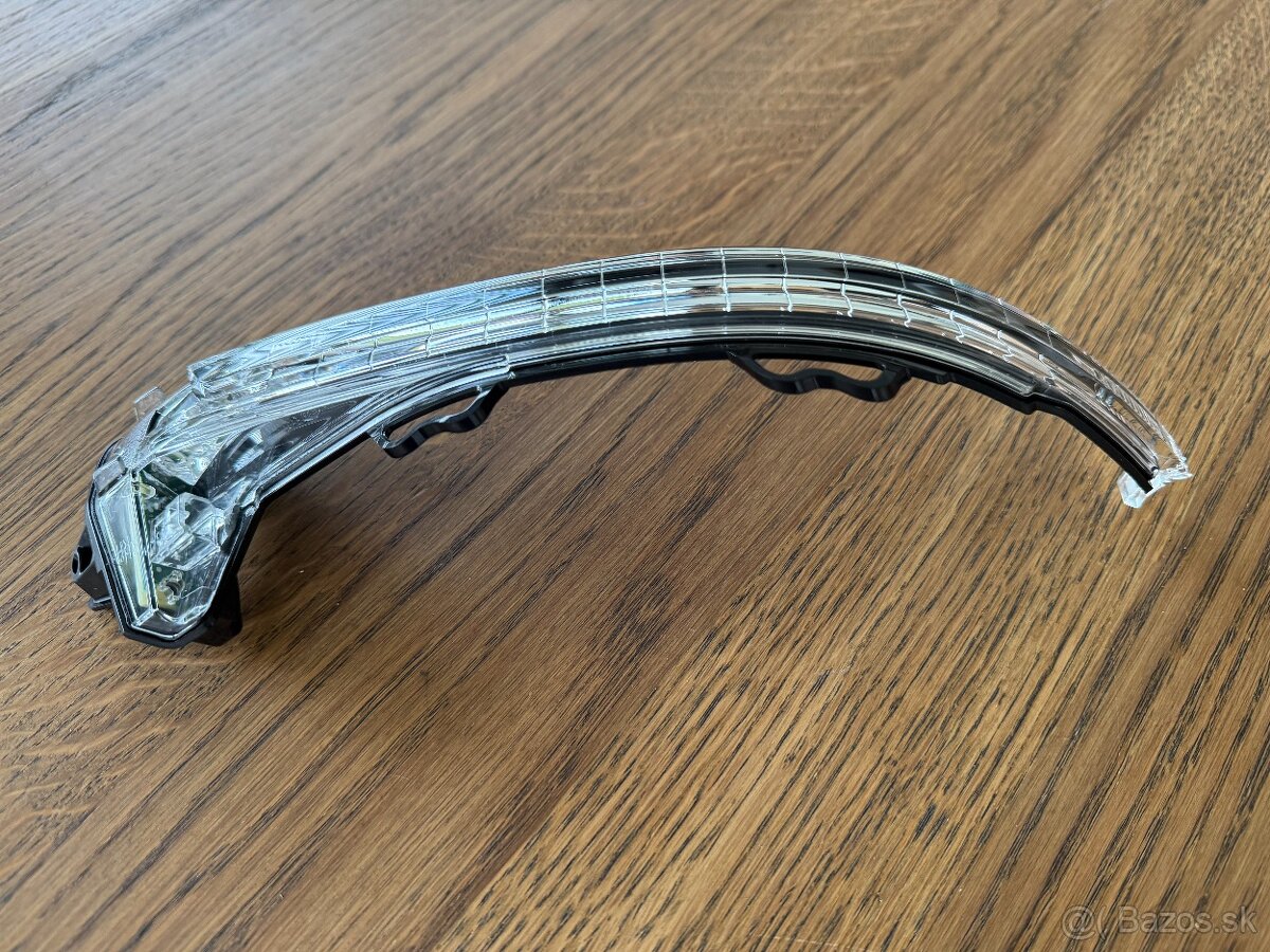 Pravá smerovka Audi A4 B9 - NOVÁ - 3