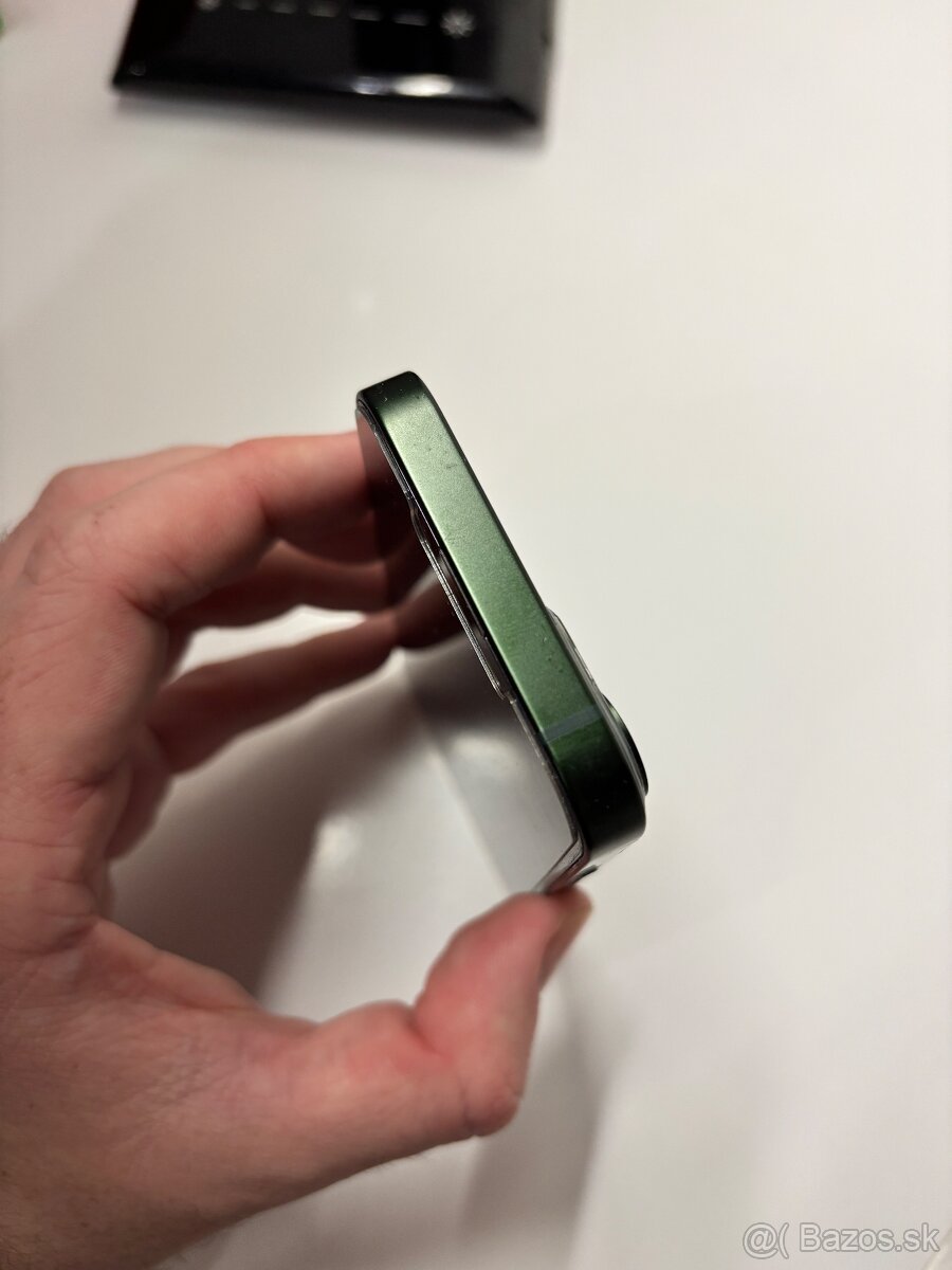 Iphone 13 mini- rozbitý - 3