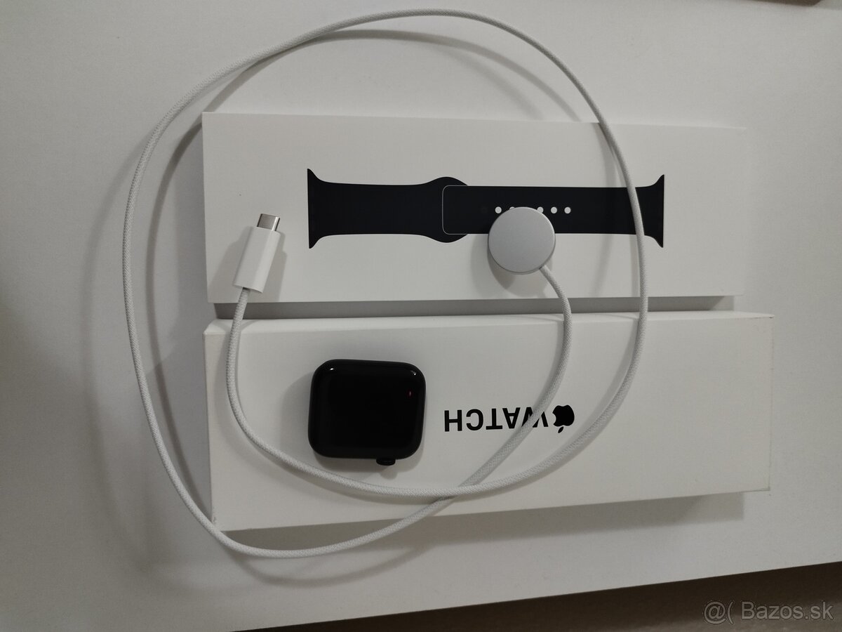 Apple Watch SE (2nd Gen) 44mm Midnight - 3