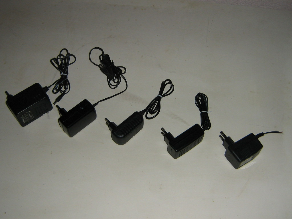 Predám napájacie zdroje - trafa 4,5 V, 12 V, 19 V, 20 V - 3