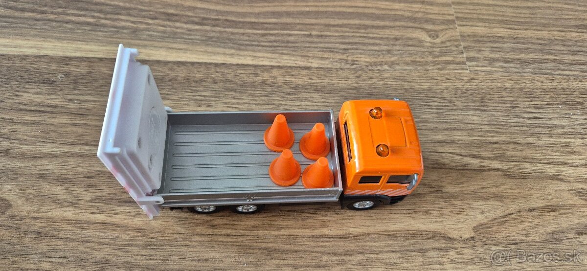 Sanitka, autá, autobus, formula, hasiči, monster truck - 3