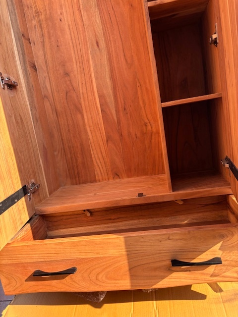 Skriňa z masívu - 3