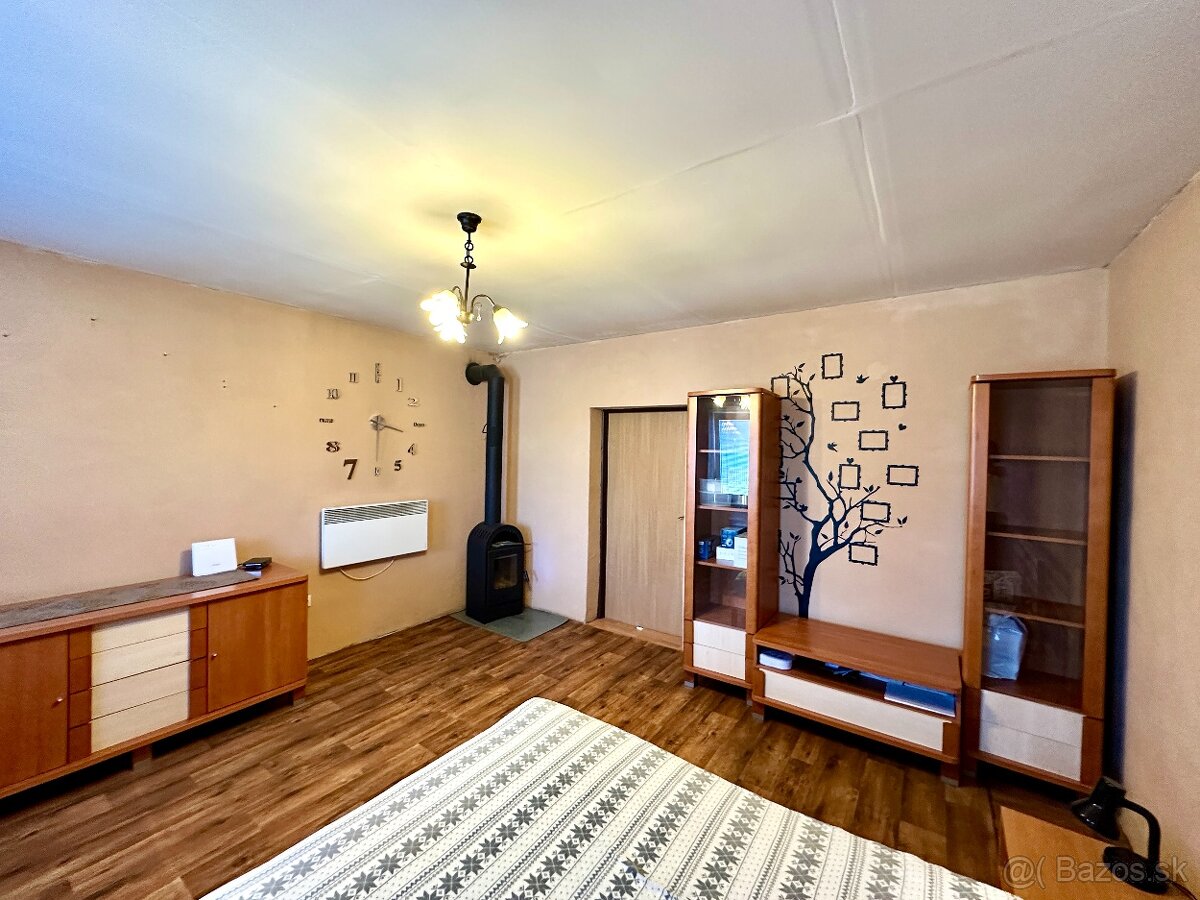 Rodinný dom s veľkým pozemkom v obci Mýtna Nová Ves - 3