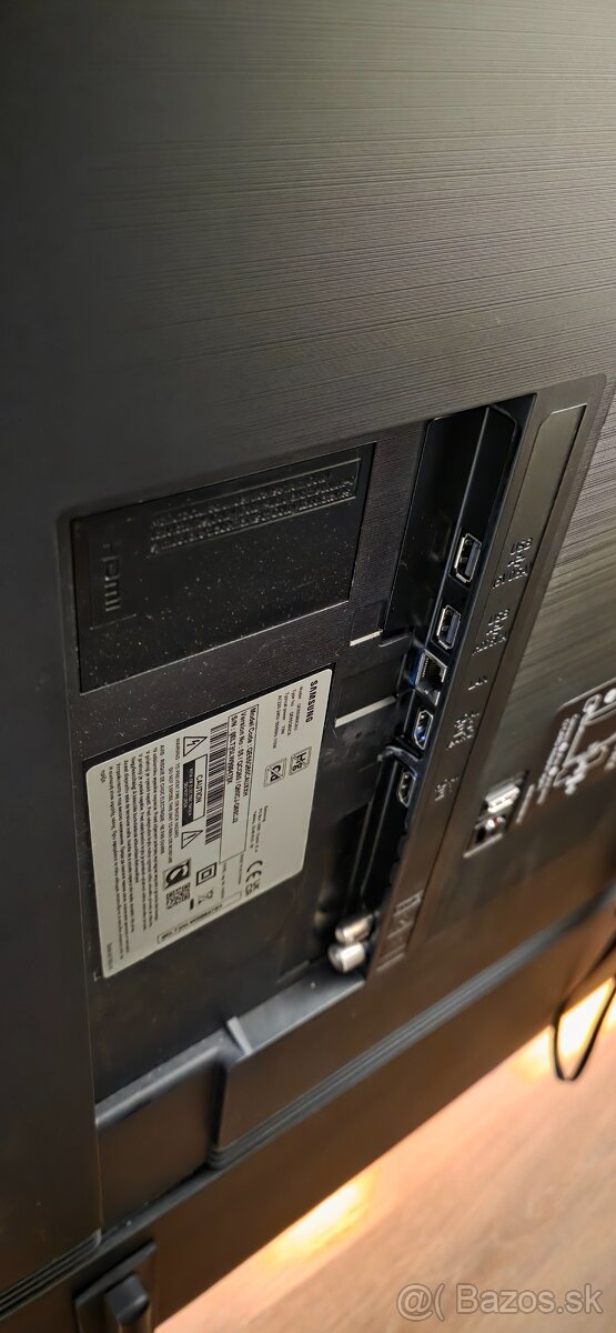 65" Samsung QE65Q60C - 3