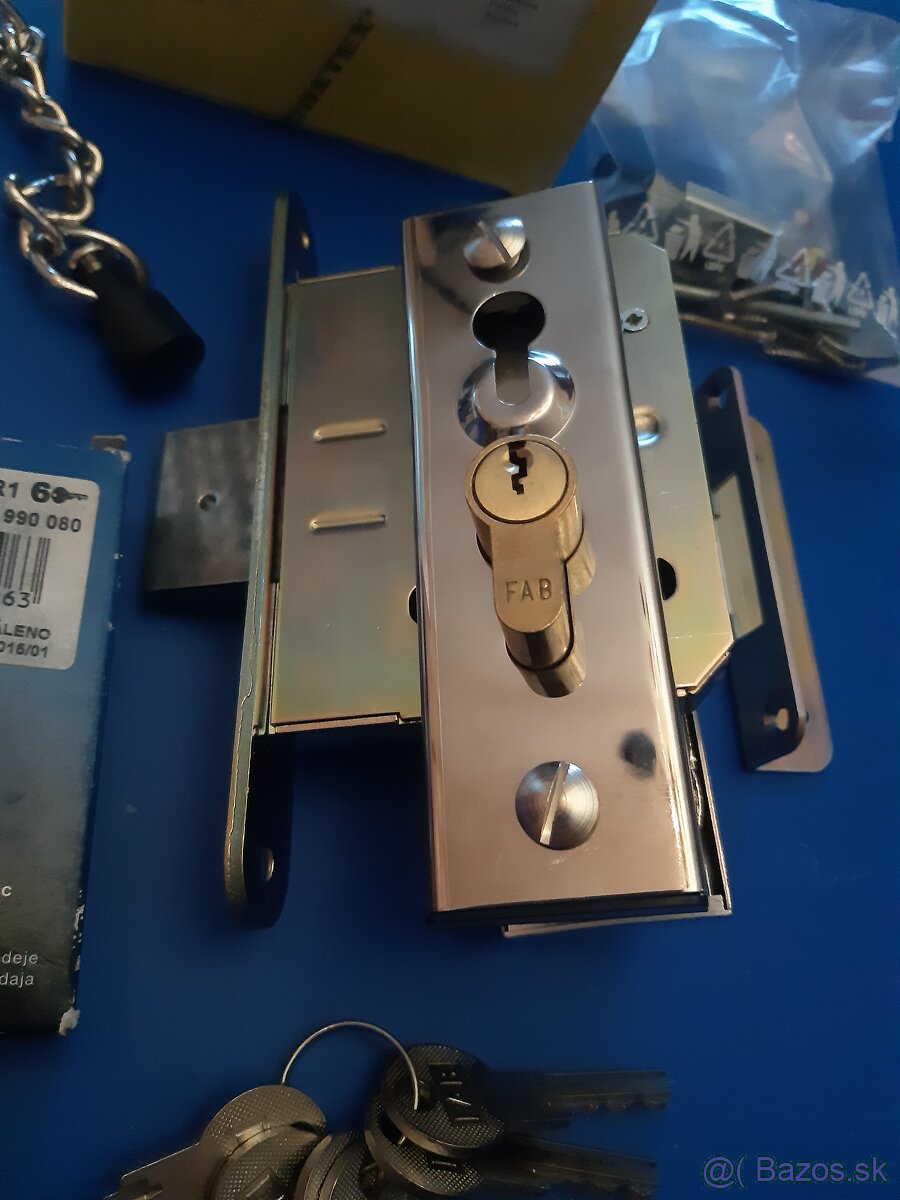 Kovanie na bezpečnostné dvere + vložka+zámok+retiazka - 3