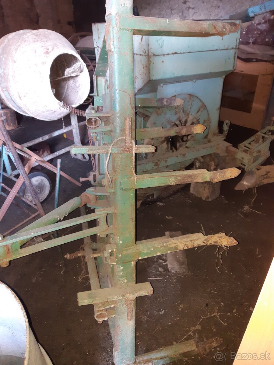 Predáme poľnohospodárske stroje - 3