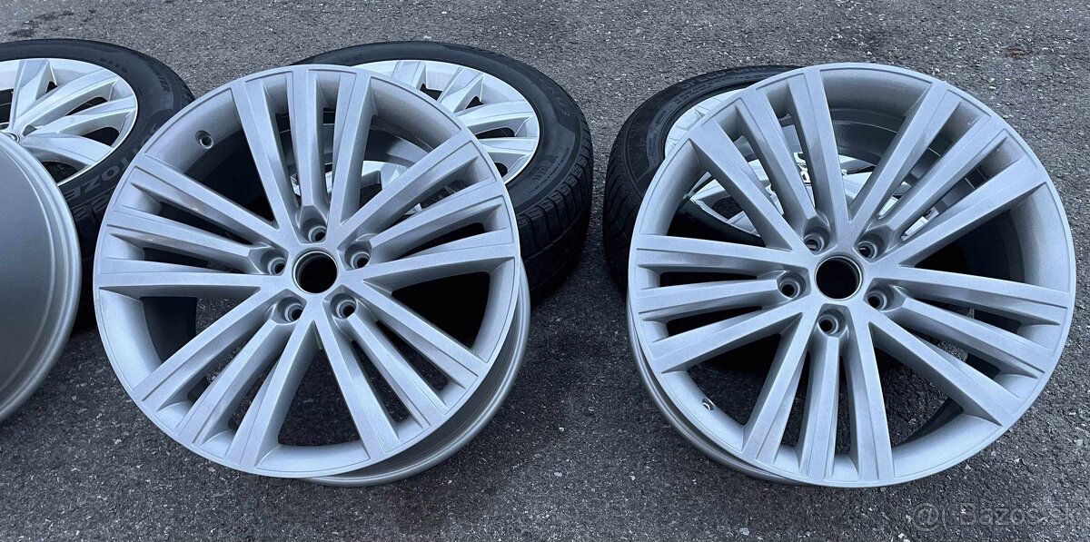 SIRIUS-Silber orig.skoda Superb 3V 5x112 8j x19 ET 44 VW - 3