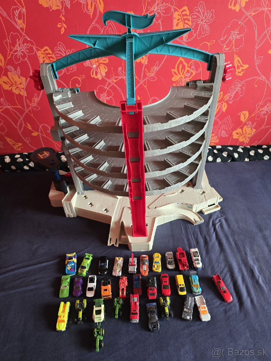 Garáž Hot Wheels s autíčkami - 3