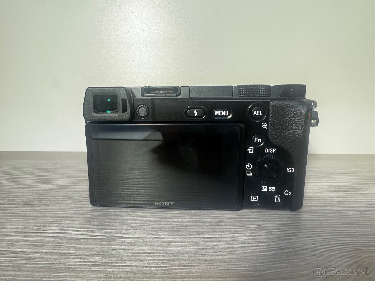 Sony A6100 + 16-50 F3,5-5,6 - 3