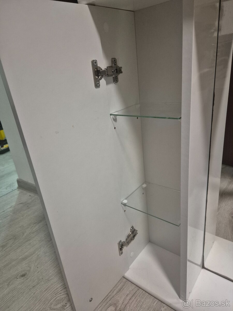 Kupelnova skrinka - 3