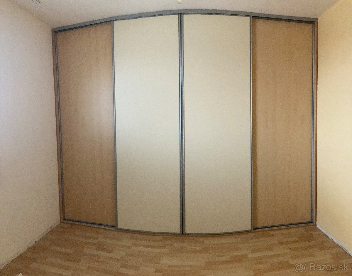 Dvere - vstavaná skriňa - 3