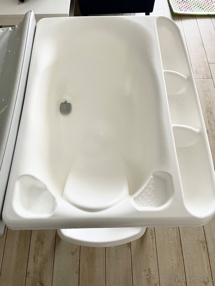 Prebaľovací pult s vaničkou zn.CAM - 3