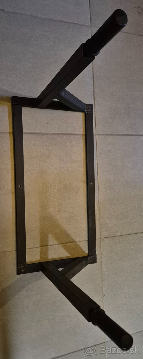 Bradlá do steny - 3