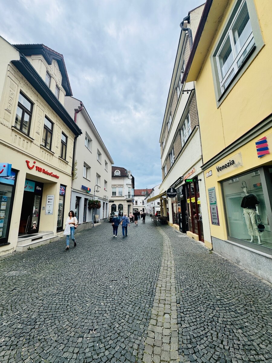 Priestory pre Foodtrucky/stánky v centre Žiliny - Bottova - 3