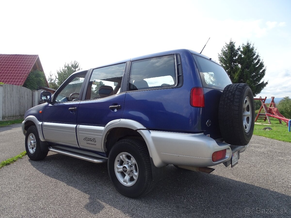 Nissan Terráno II,2.7 tdi-7 miest