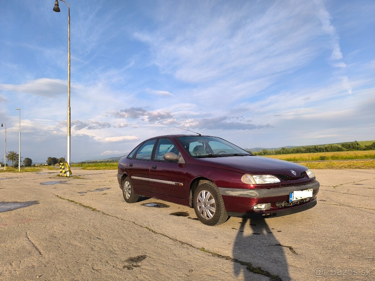 Renault Laguna 1.8 - 3