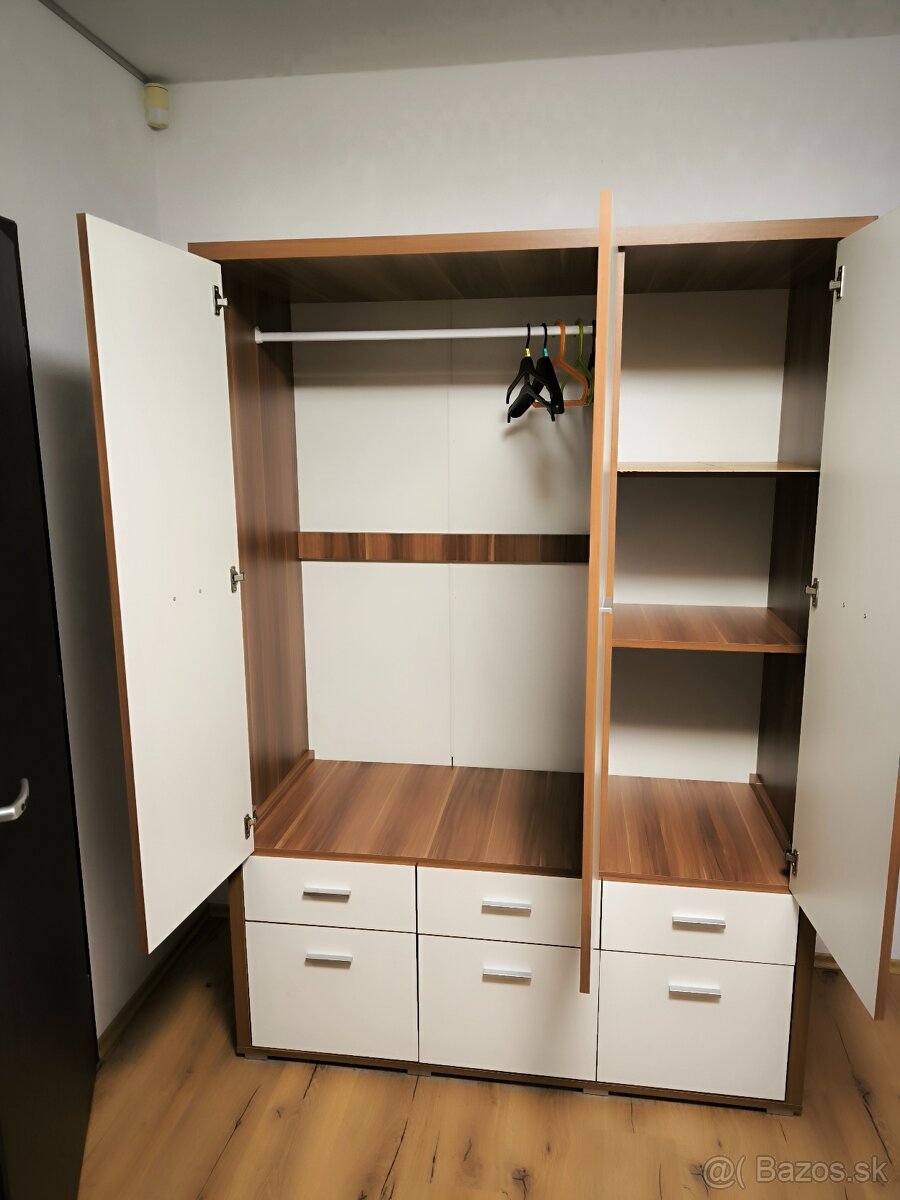 Šatníková skriňa - 3