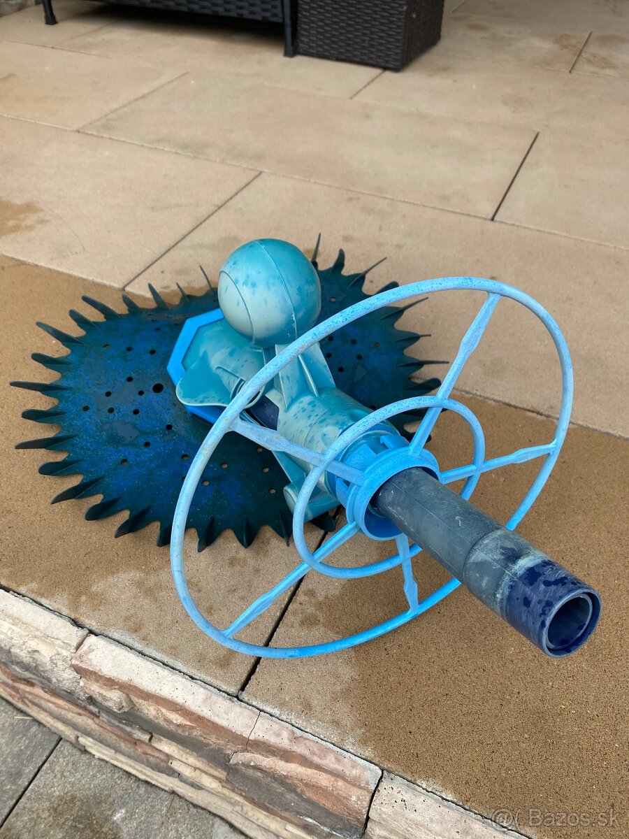 Poloautomaticky bazenovy vysavac - 3