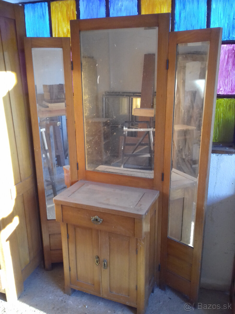 Zrkadlová skrinka - 3