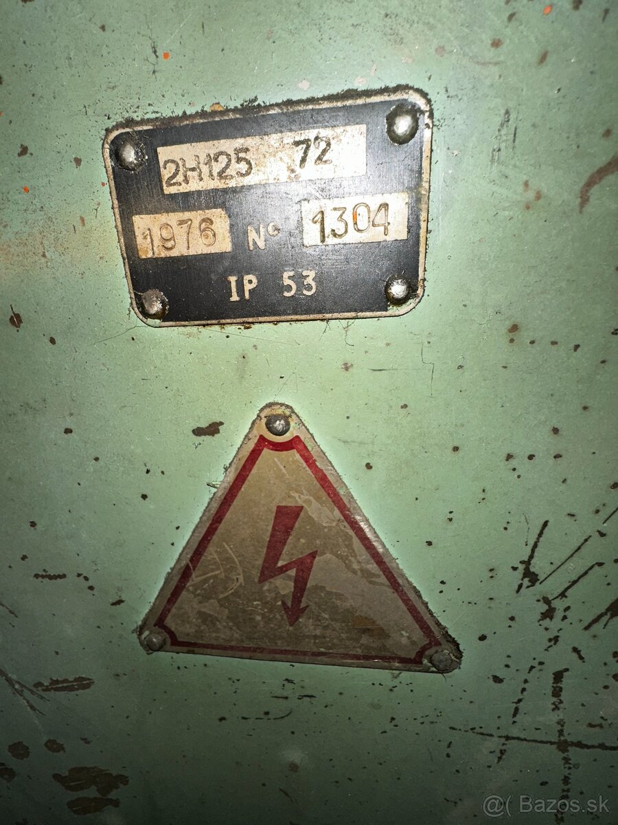 Stojanová vŕtačka / stĺpová vŕtačka RUS 2H125 - 3