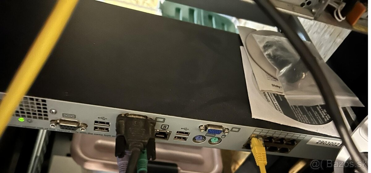 HP TFT7600 KVM konzola - 3