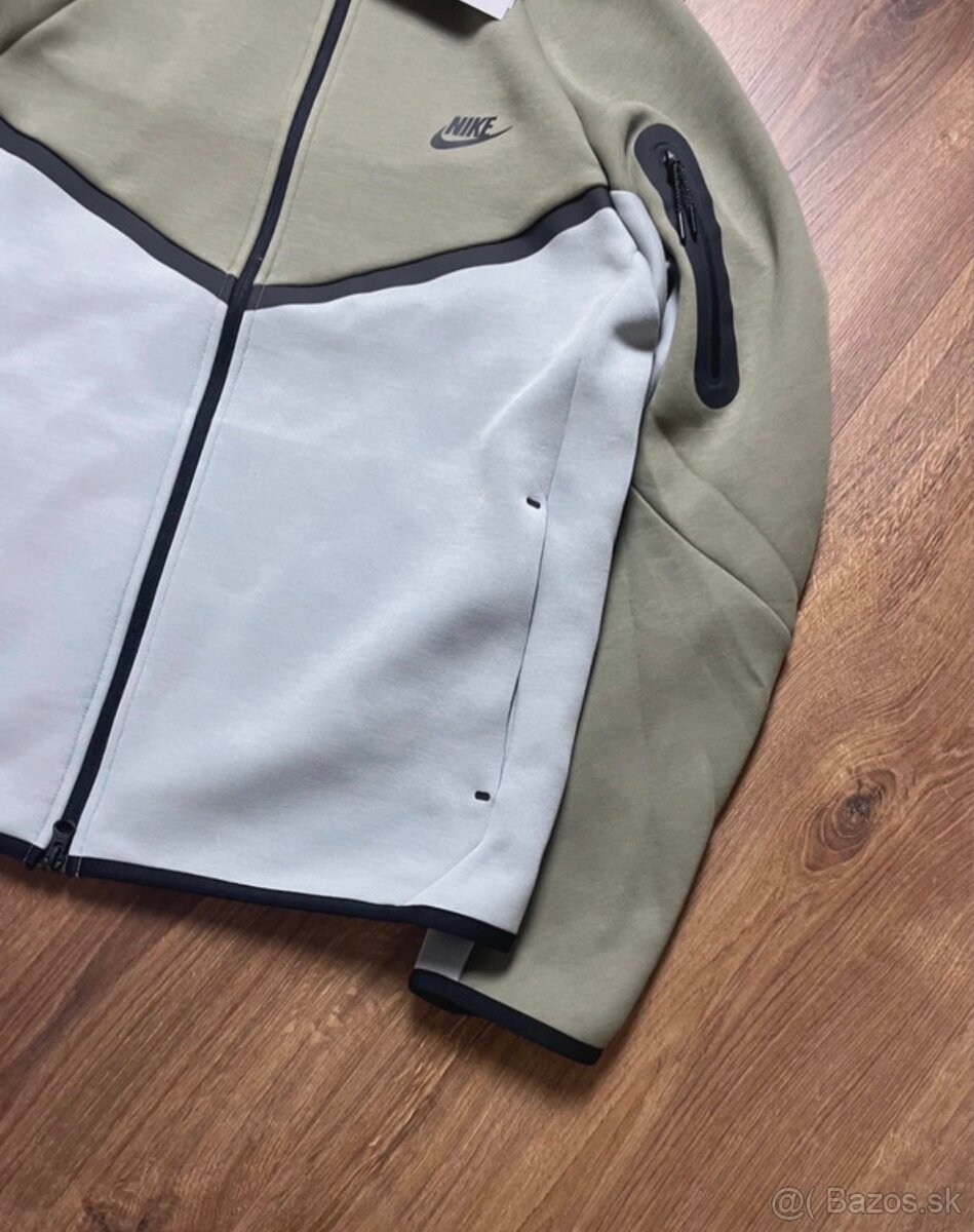 Nike Tech Fleece Mikina - 3