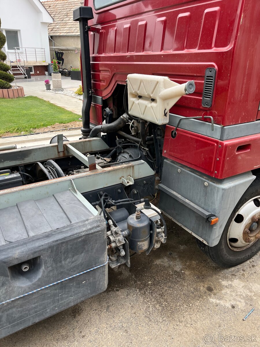 Nákladné auto Nissan vyklápač - 3