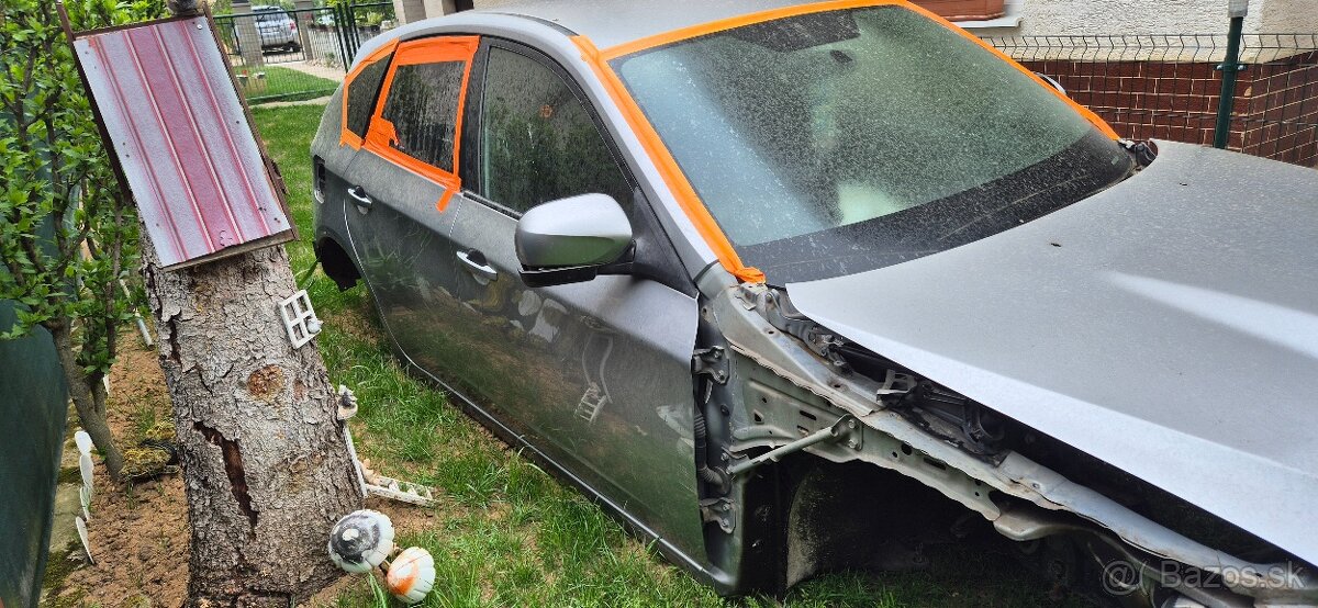 Rozpredám karosériu Subaru Impreza 2008 - 3