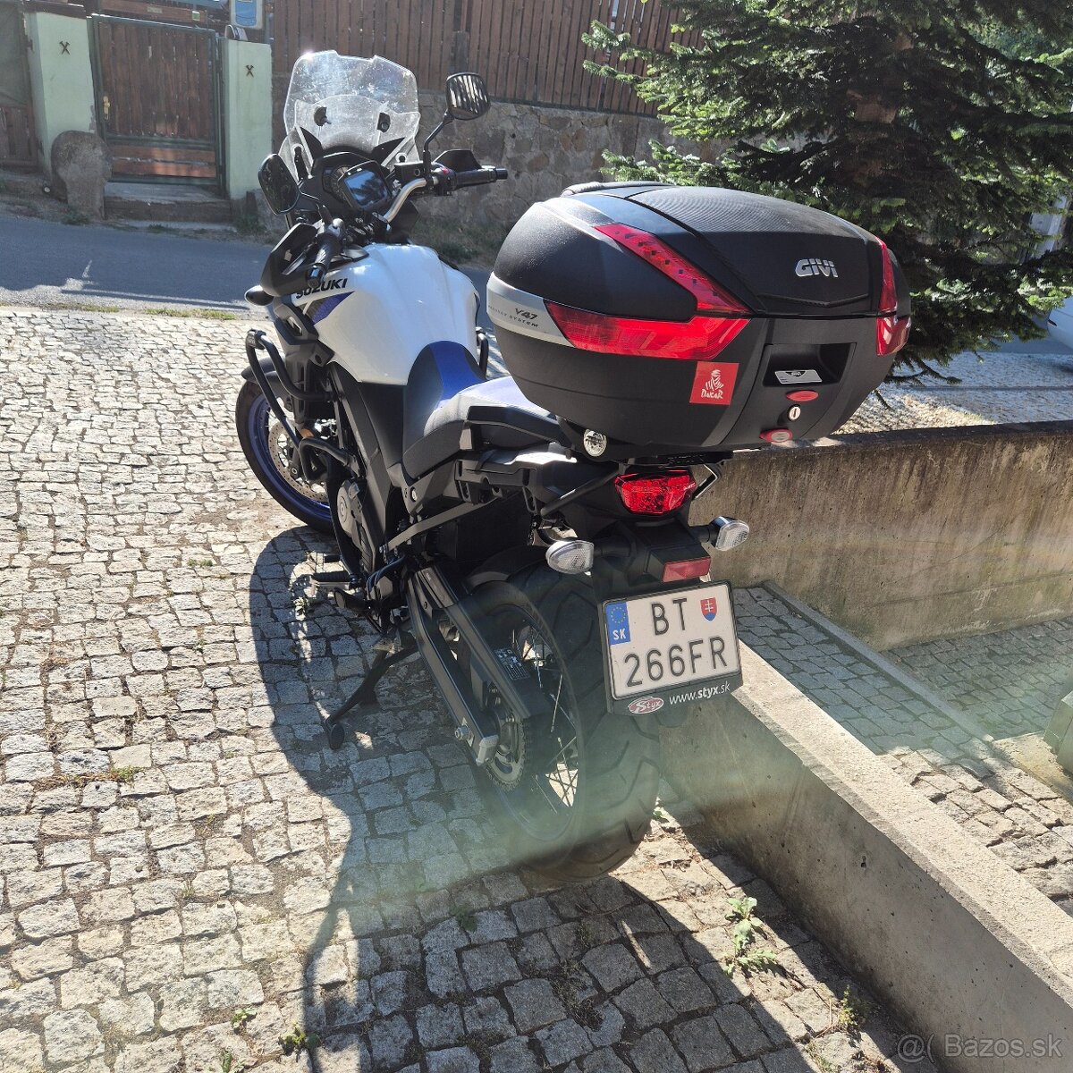 Suzuky v strom 650 - 3