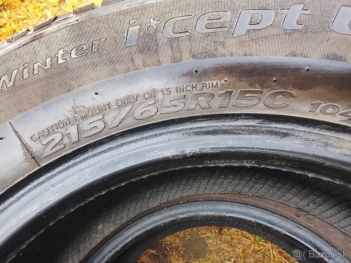 Predám pneu zimné 215/65r15c - 3