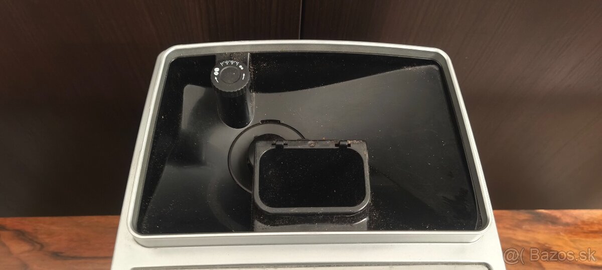 Predám kávovar Delonghi Nechám 23.420.SB - 3