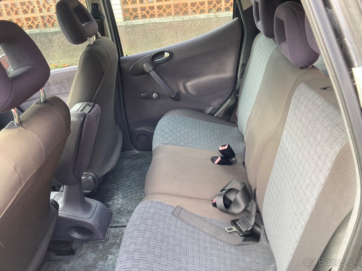 Mercedes a 1,4 benzín - 3