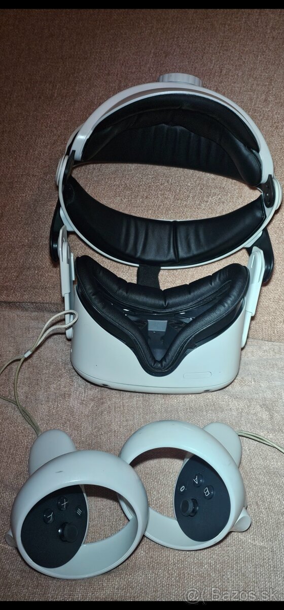 Meta Quest 2 – 128 GB verzia – VR headset + ovládače - 3