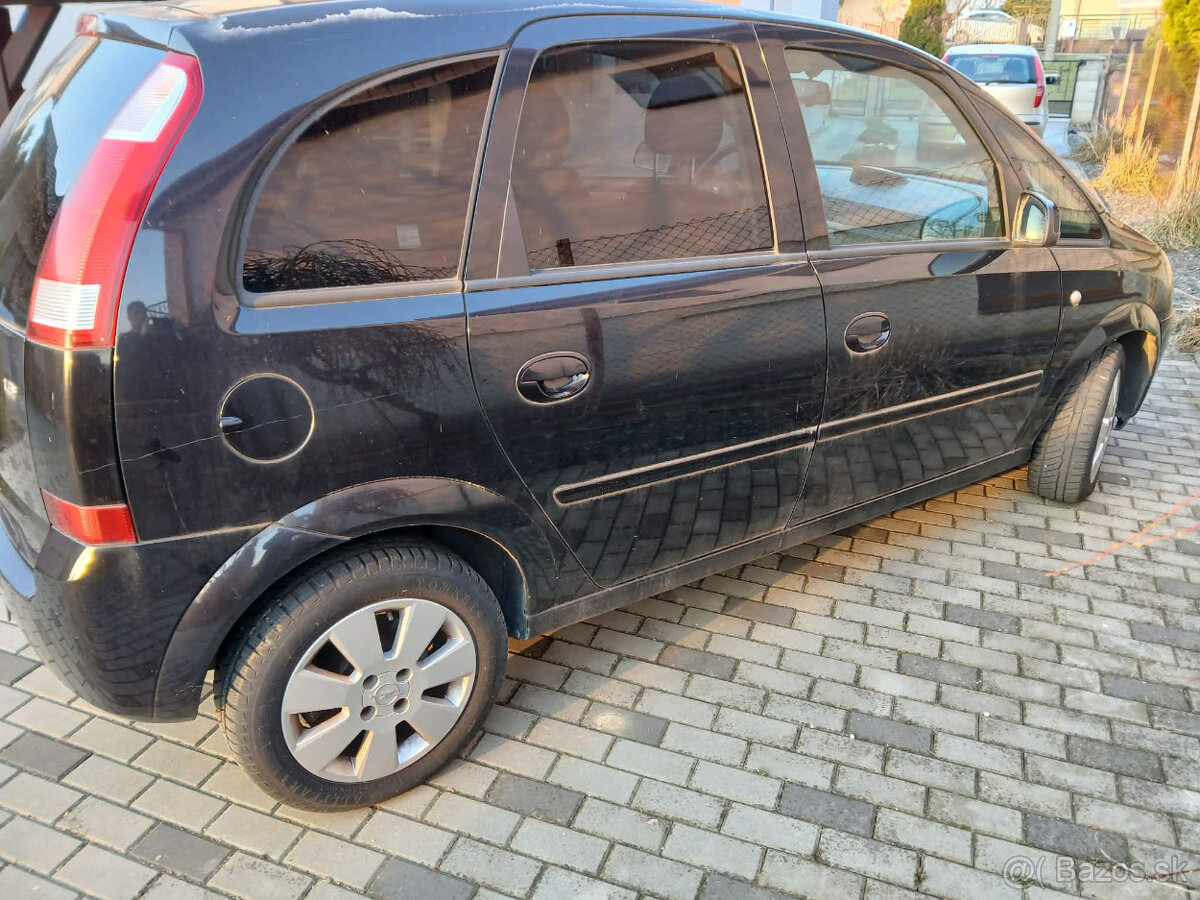 Opel Meriva 1,6i 16v benzín - 3