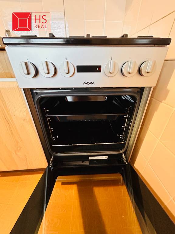 Prenájom 3 izbového bytu na Sídlisku JUH v NZ - 3