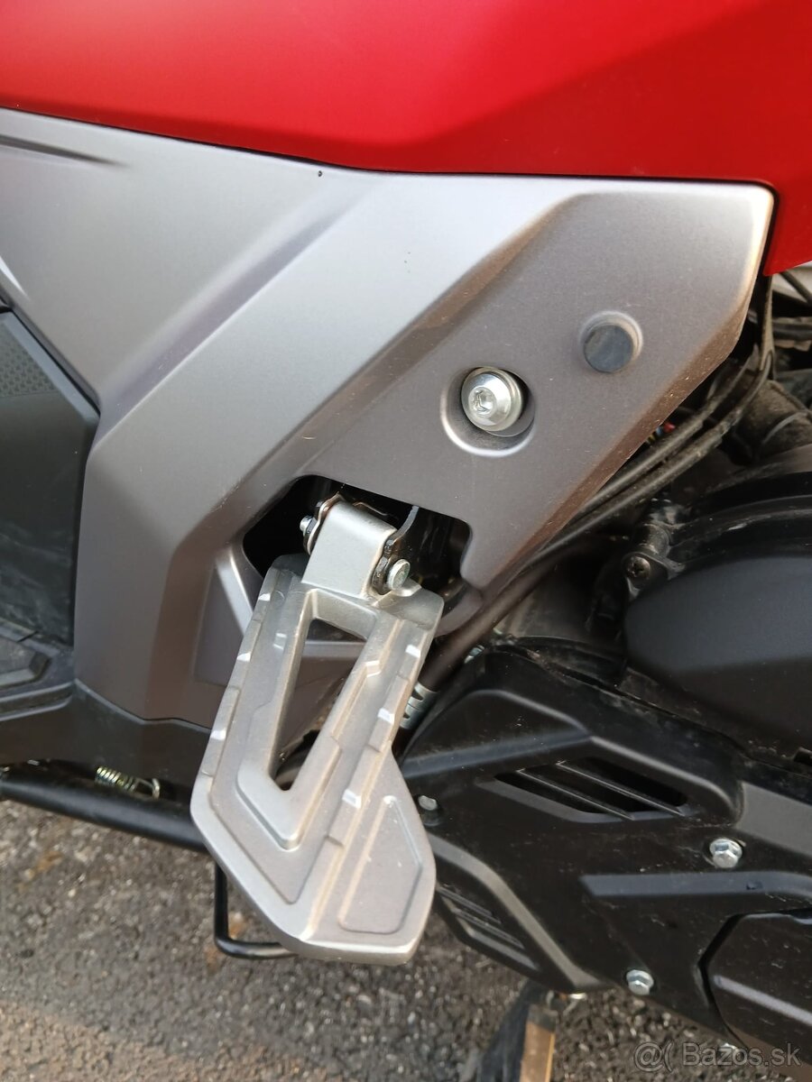 VOGE SR1 125I ADV červená - 3