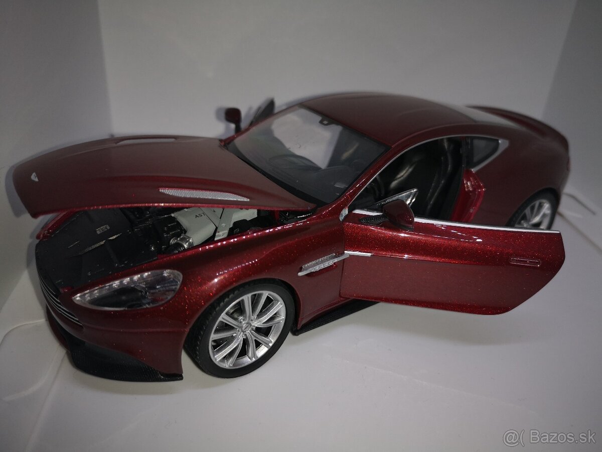 Predám zberateľský model Aston Martin Vanquish , 1:24 - 3