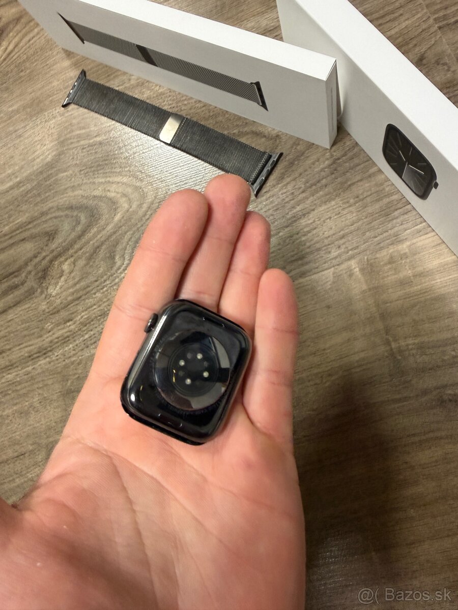 Apple Watch Series 9 45mm Graphite stainless steel - 3