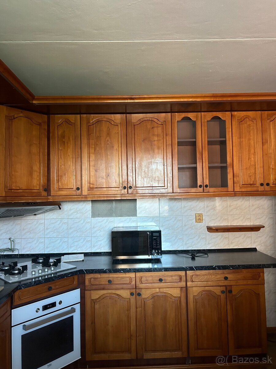 Kuchynská linka drevo - 3