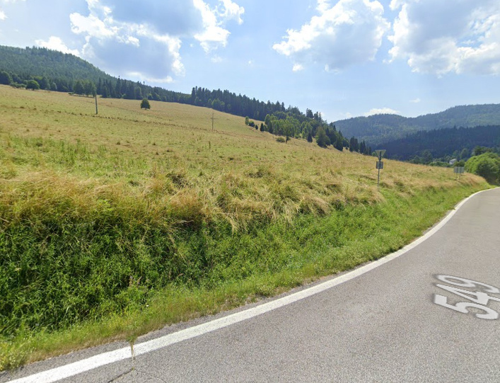 Krásny pozemok pri hlavnej križovatke v Smolníku - 3