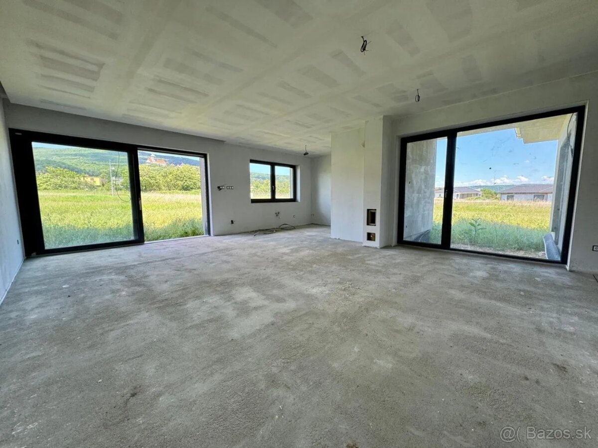 PREDAM NOVOSTAVBU V SMOLENICIACH - 3