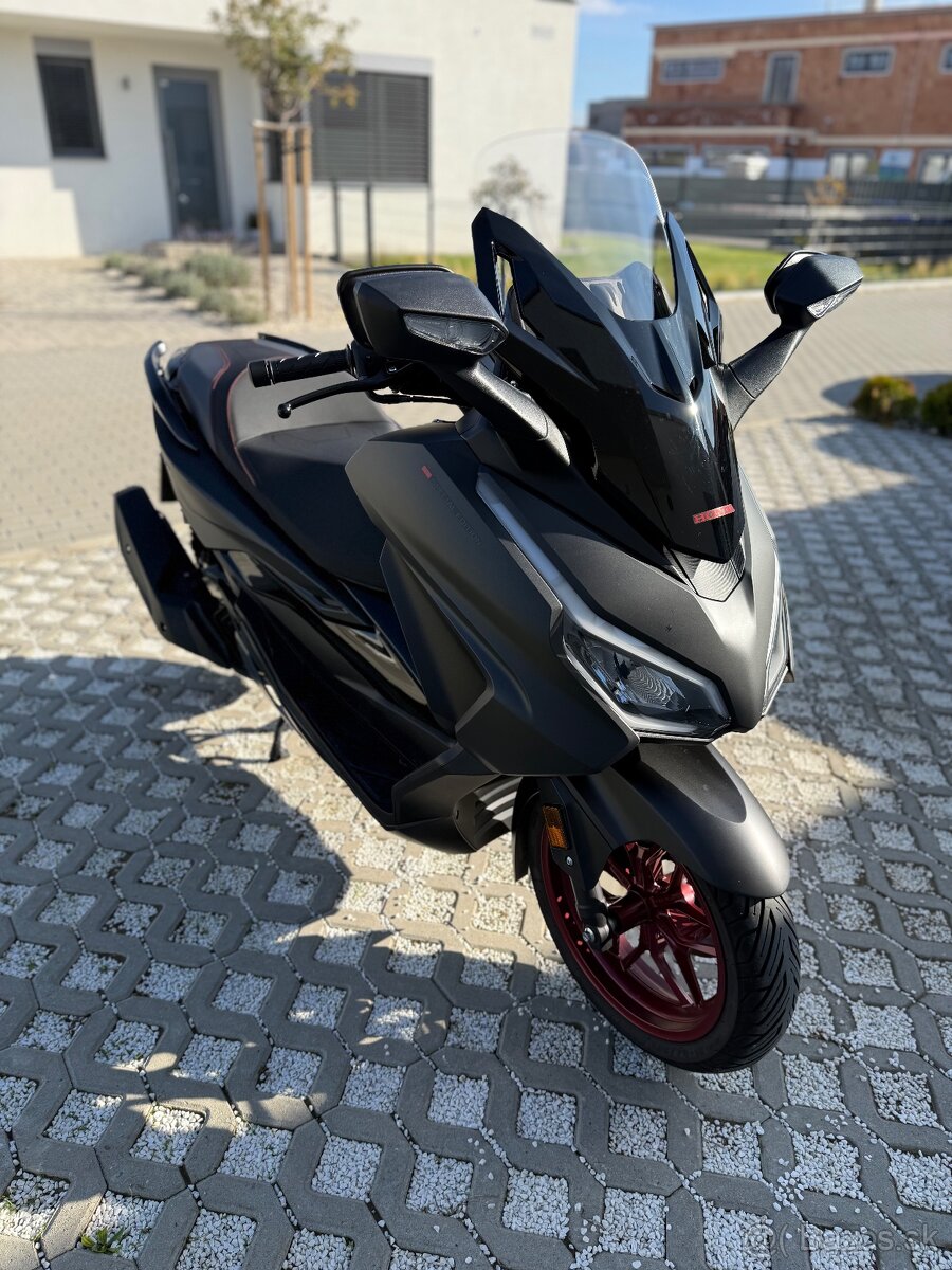 Honda Forza 125 SE - 3