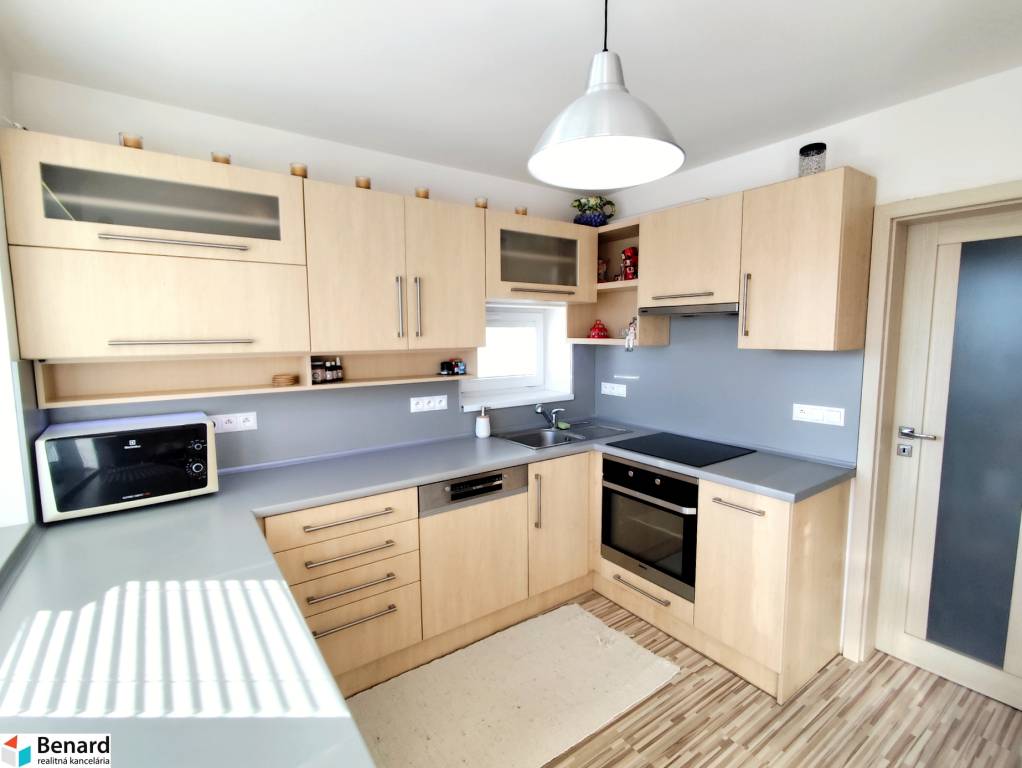 LIPANY, 2 PODLAŽNÝ RODINNÝ DOM S GARÁŽOU, 644 M2, UL. ROVINK - 3