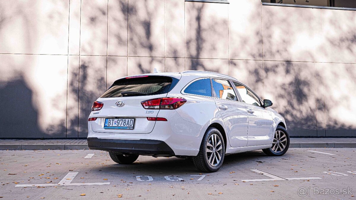 Hyundai i30 CW 1.6 CRDi Classic DTC - 3